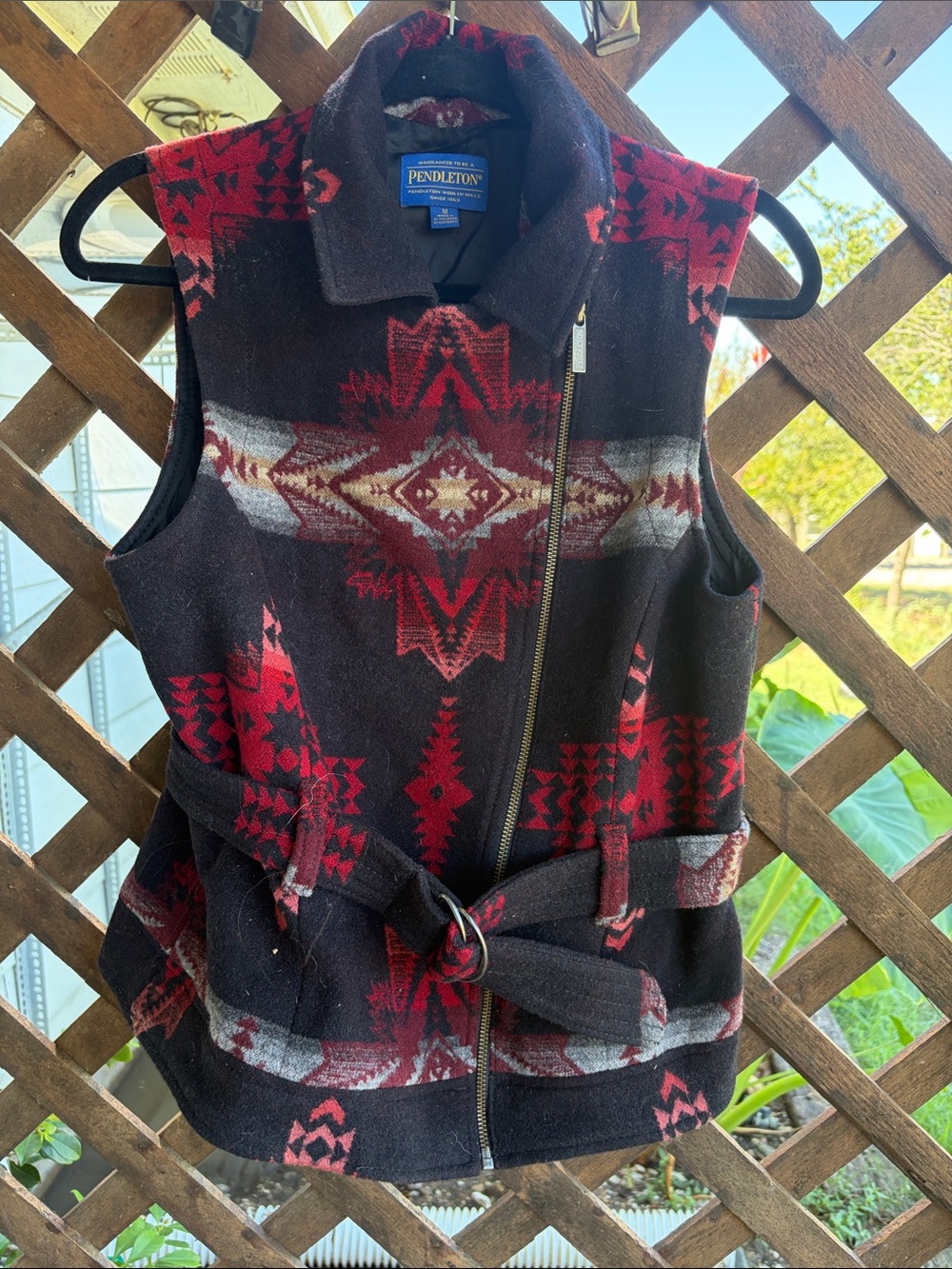 Pendleton Black & Red Native Pattern Wool Belted Vest MEDIUM vintage